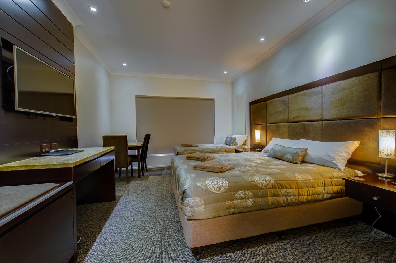 Western Downs Motor Inn Miles Экстерьер фото