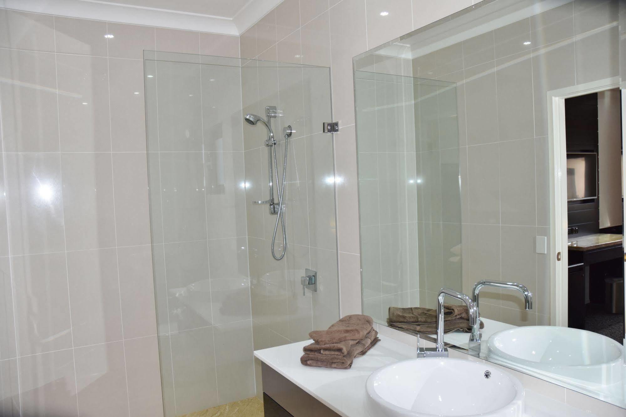 Western Downs Motor Inn Miles Экстерьер фото